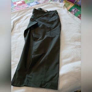 Dark Green Casual Capri